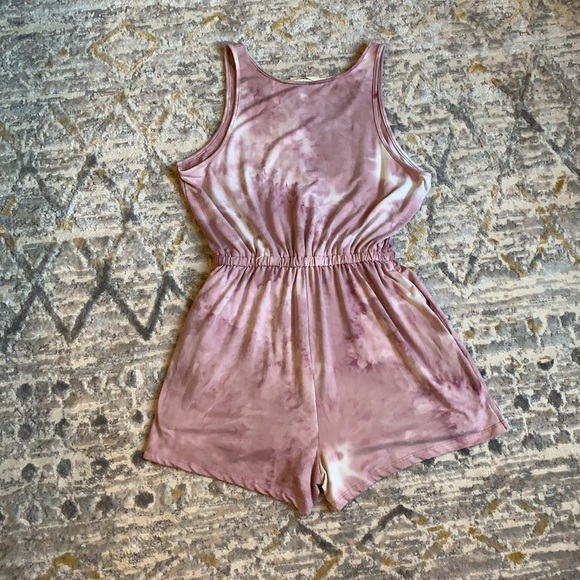 Women’s romper! - Picture 2 of 3